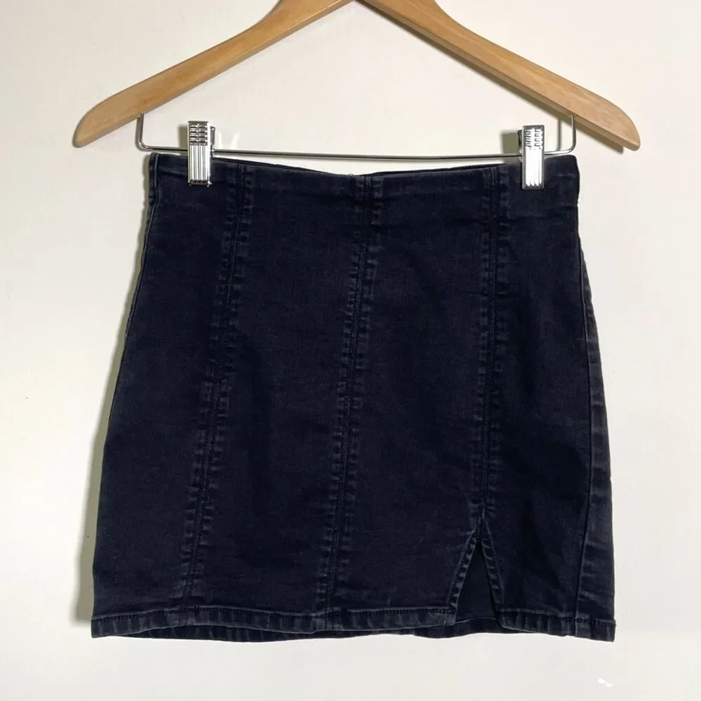 Free People Women's Femme Fatal Pull On Mini Skirt Size XS Washed Black Boho